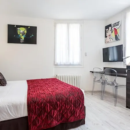 Otel Le Centre 3*