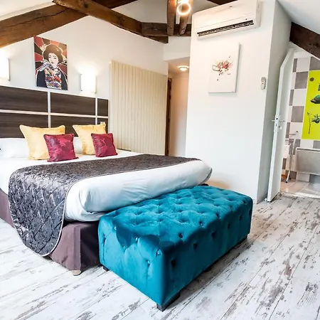 Le Centre Hotel