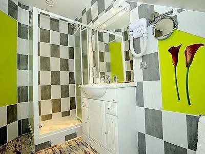 Le Centre 3*