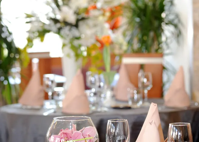 中央酒店 酒店 3*