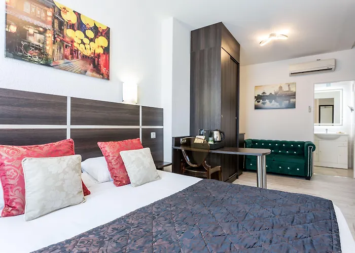 中央酒店 酒店 3*